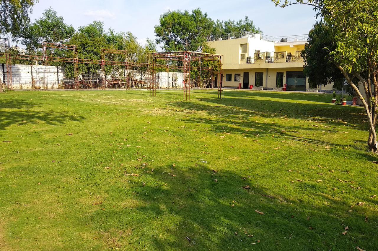 Hotel Oyo 14354 Amar Marriage Palace Dharmpura Exterior foto